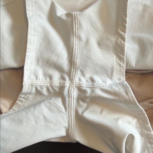 Lululemon Speed Up Short *2.5" White Size 6 Running Pockets Lined EUC - Picture 9 of 11